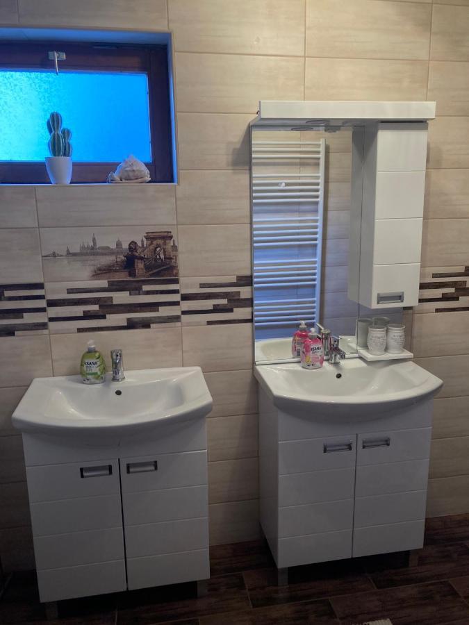 Kiscsillag apartman Harkány Esterno foto