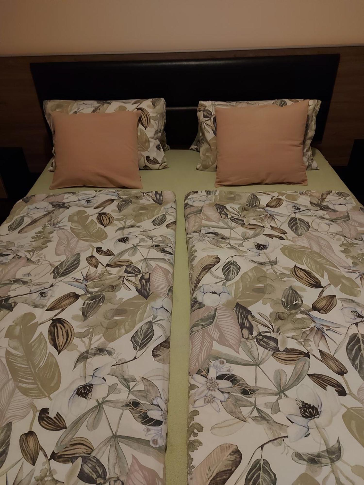 Kiscsillag apartman Harkány Esterno foto