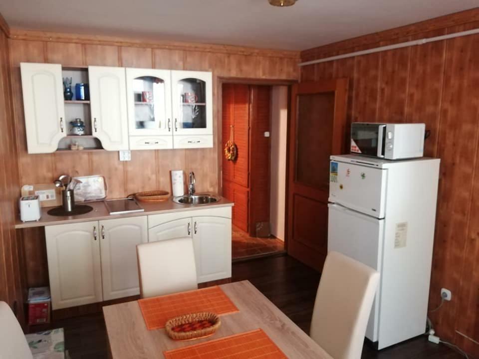 Kiscsillag apartman Harkány Esterno foto